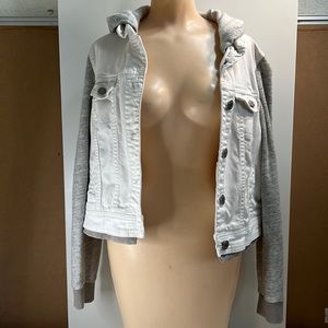 Grey Hoodie American Eagle White Jean Jacket